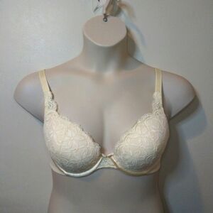 Wonderbra Ivory Lace & Satin Underwire Push-Up Bra Style# 7263
